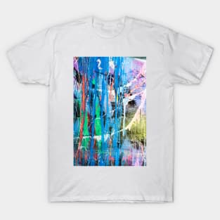 Dripping paint graffiti wall T-Shirt